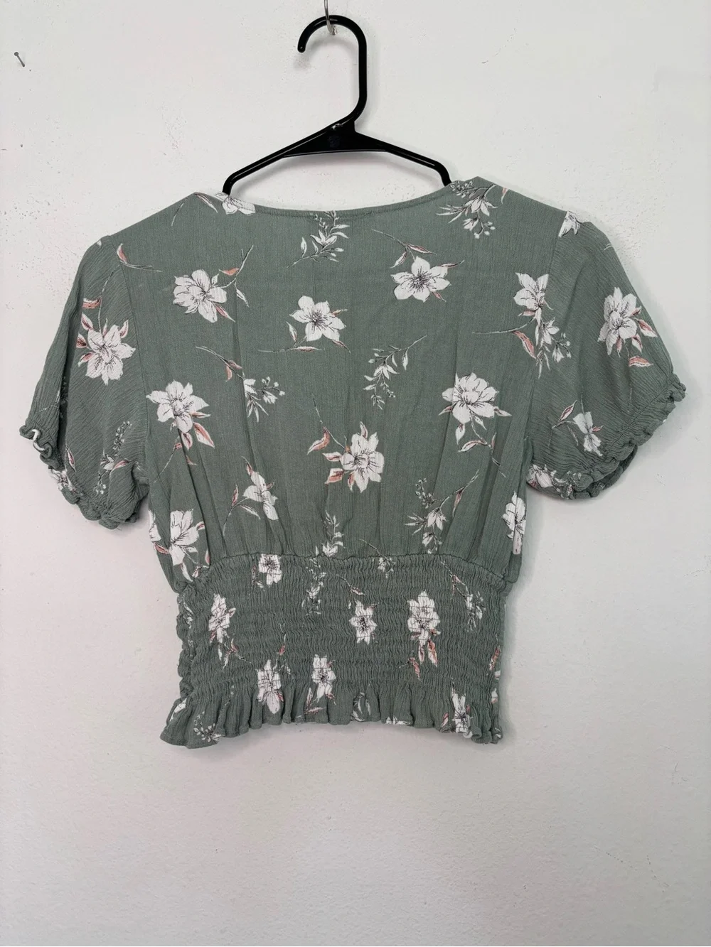 PAPER CRANE FLORAL PRINTED SAGE GREEN SINCHED BLOUSE SZ SMALL